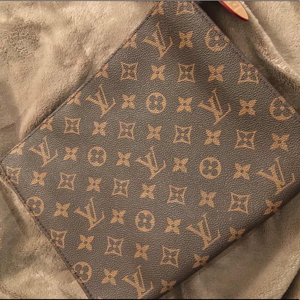 Louis Vuitton Pochette